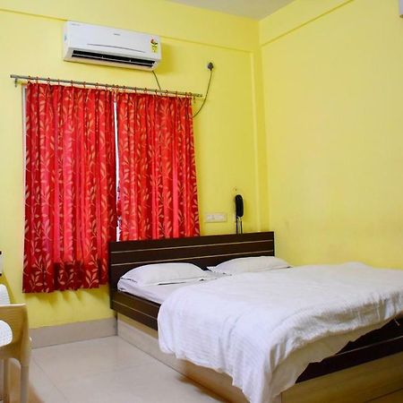 Capital O Kabita Guest House Near Acropolis Mall โกลกาตา ภายนอก รูปภาพ