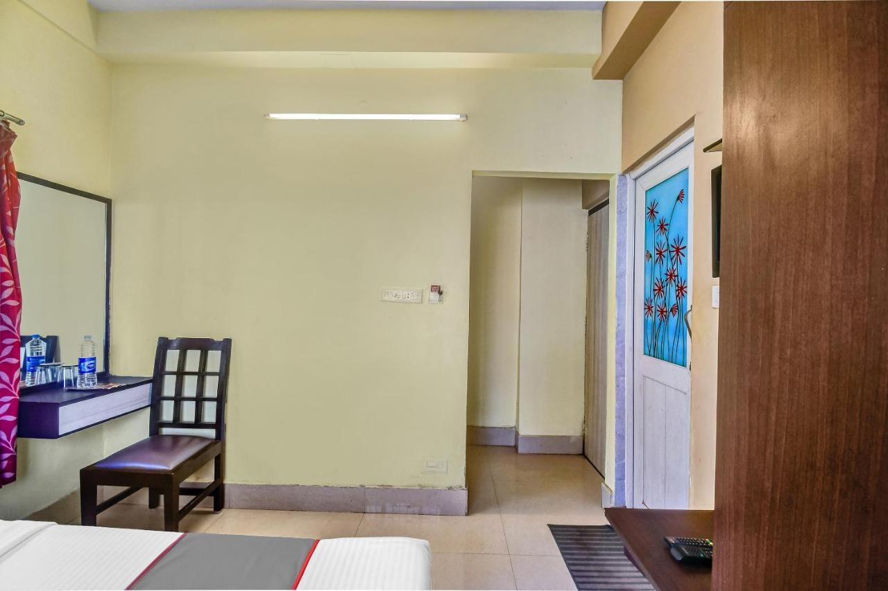 Capital O Kabita Guest House Near Acropolis Mall โกลกาตา ภายนอก รูปภาพ