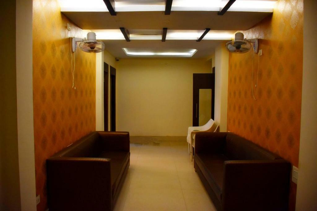 Capital O Kabita Guest House Near Acropolis Mall โกลกาตา ภายนอก รูปภาพ